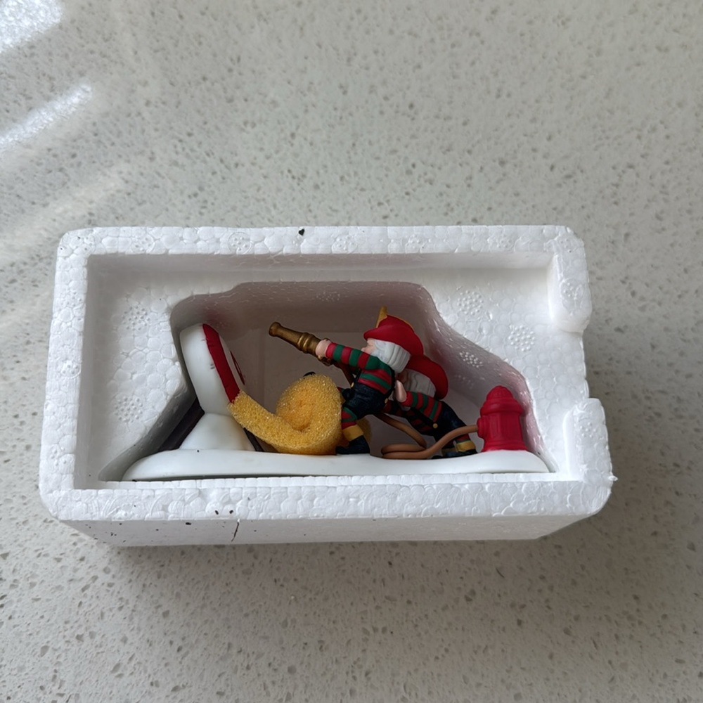 Department 56 Rescue Ready - Picture 3 of 4